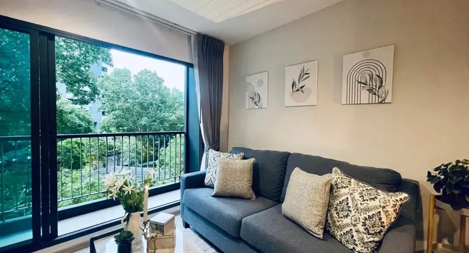 For rent 2 bed condo in Pathum Wan, Bangkok