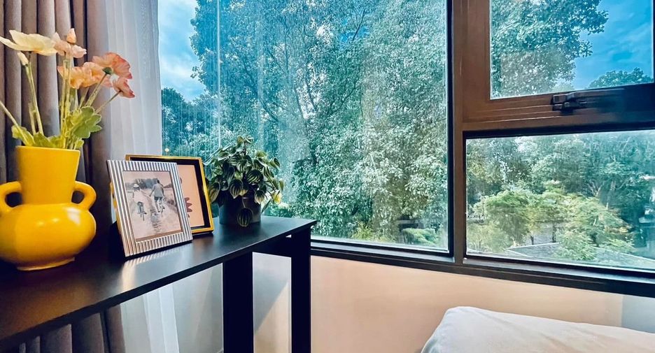 For rent 2 bed condo in Pathum Wan, Bangkok