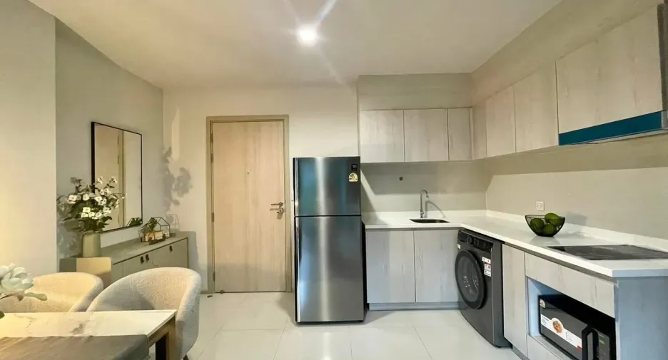 For rent 2 bed condo in Pathum Wan, Bangkok