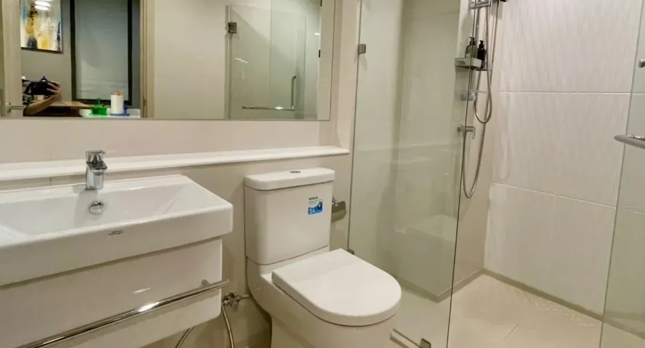 For rent 2 bed condo in Pathum Wan, Bangkok
