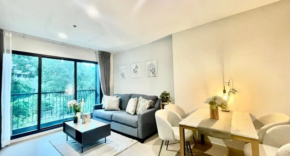 For rent 2 bed condo in Pathum Wan, Bangkok