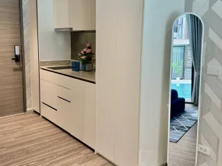 For rent 3 bed condo in Khlong Toei, Bangkok