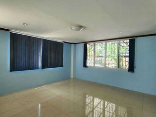 For rent warehouse in Pak Kret, Nonthaburi