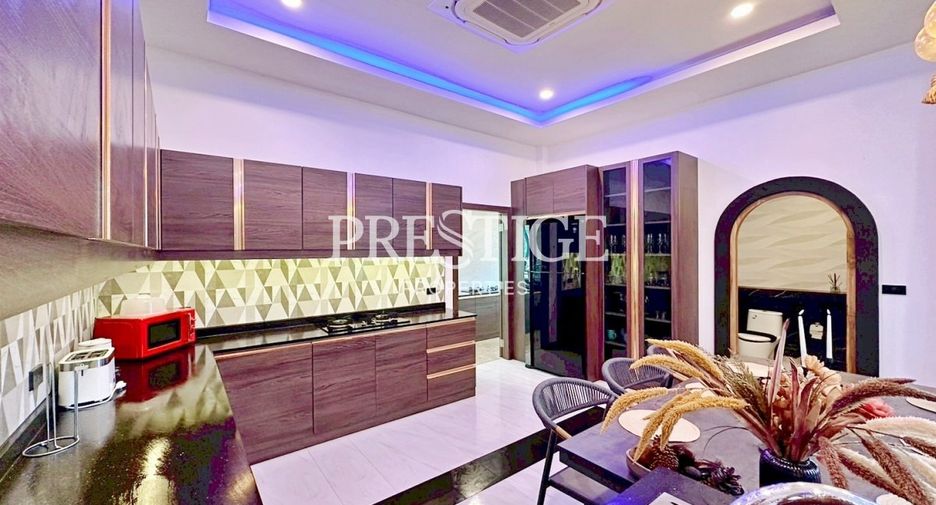 Haus zur Miete mit 5 Zimmer in Bang Lamung, Chonburi