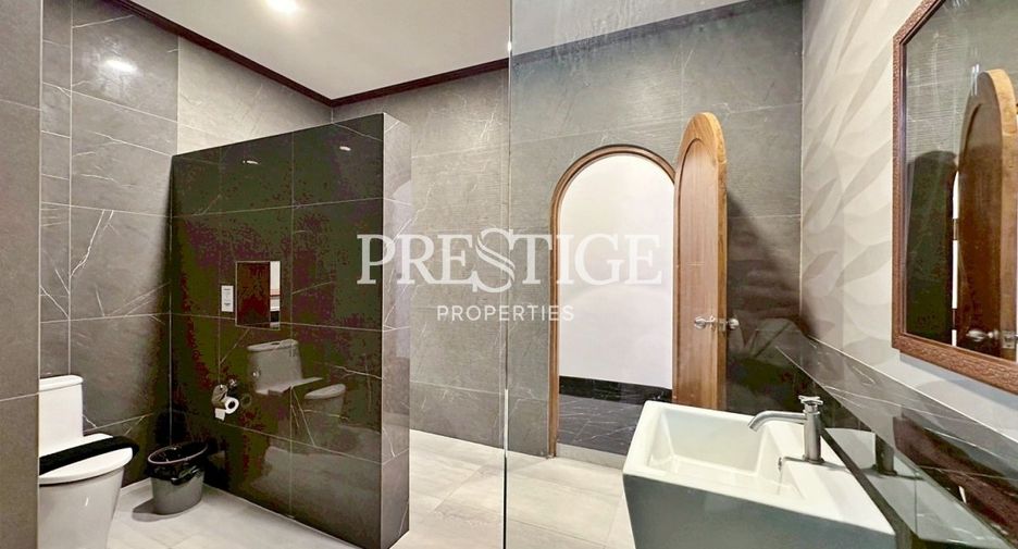 Haus zur Miete mit 5 Zimmer in Bang Lamung, Chonburi