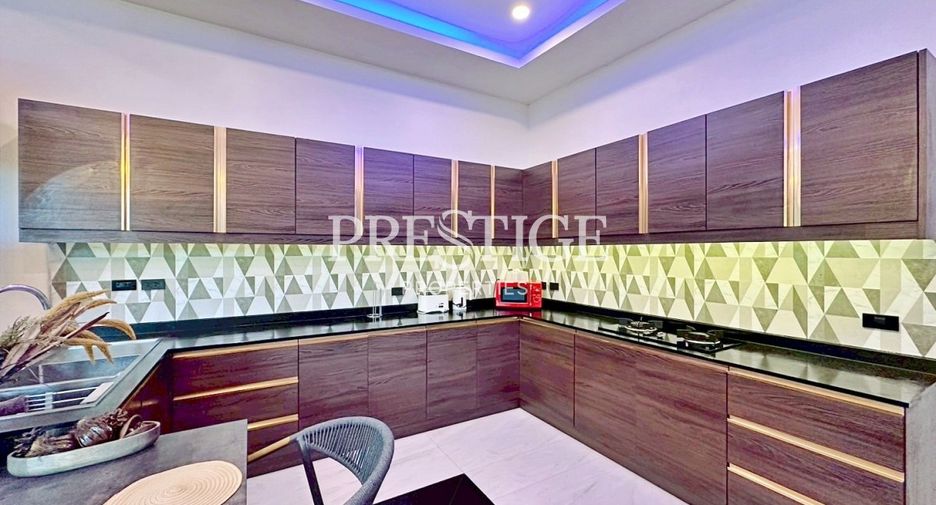 Haus zur Miete mit 5 Zimmer in Bang Lamung, Chonburi