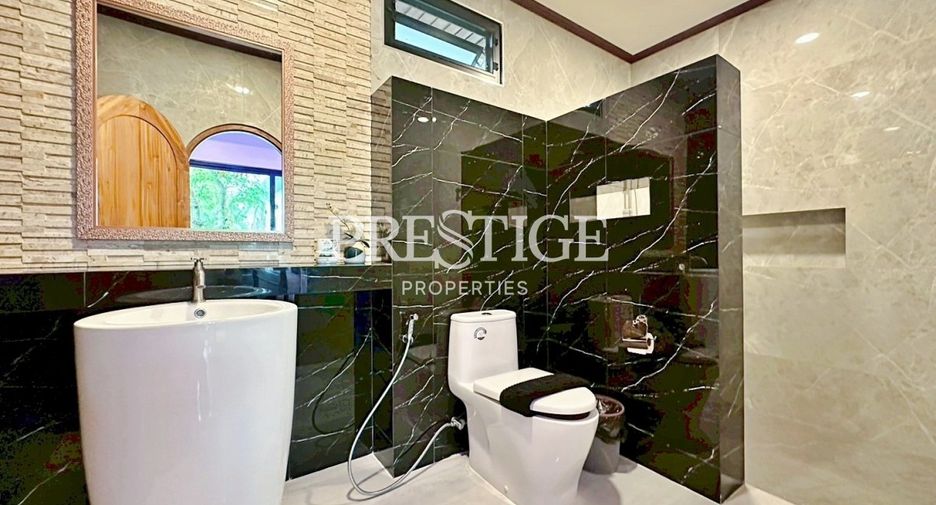 Haus zur Miete mit 5 Zimmer in Bang Lamung, Chonburi