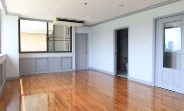 For rent 4 Beds condo in Khlong Toei, Bangkok