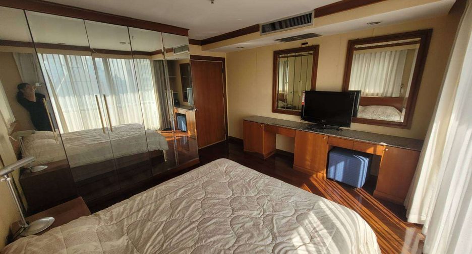 For rent 2 Beds condo in Watthana, Bangkok