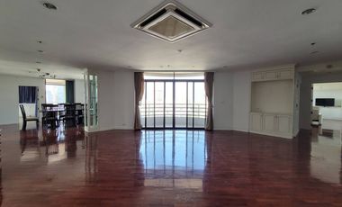 For rent 3 Beds condo in Khlong Toei, Bangkok