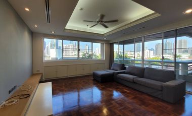 For rent 3 Beds condo in Khlong Toei, Bangkok