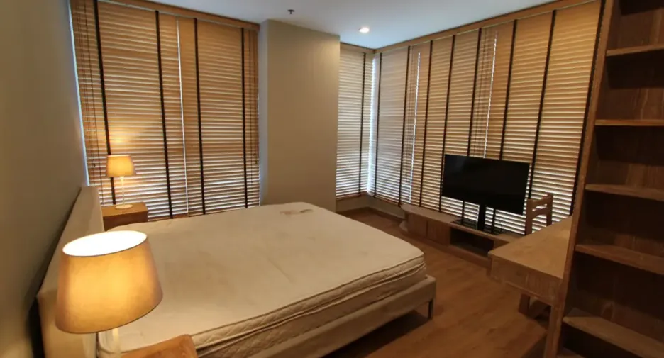À louer 2 chambres condo à Yan Nawa, Bangkok