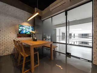 For rent 1 bed office in Khlong Toei, Bangkok