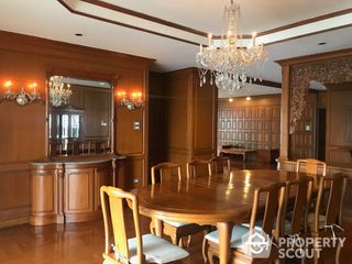 For rent 3 bed condo in Watthana, Bangkok