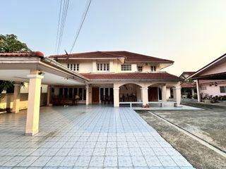 For sale 5 Beds house in Khan Na Yao, Bangkok