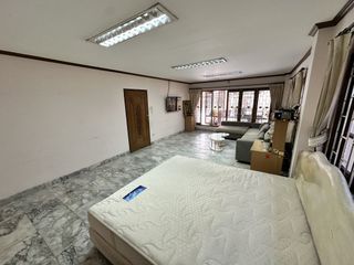 For sale 5 Beds house in Khan Na Yao, Bangkok