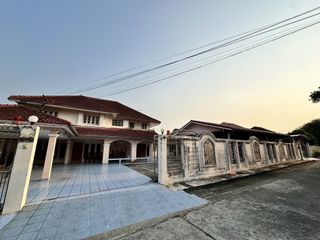For sale 5 Beds house in Khan Na Yao, Bangkok