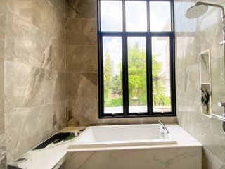 For sale 4 Beds house in Watthana, Bangkok