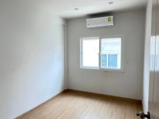 For sale 3 bed townhouse in East Pattaya, Pattaya