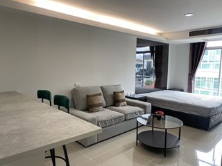 For rent studio condo in Khlong Toei, Bangkok