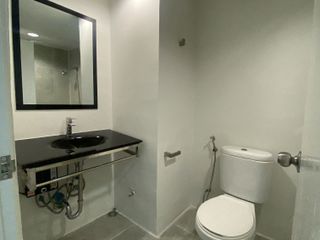 For rent studio condo in Khlong Toei, Bangkok