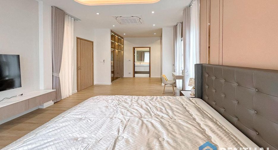 For sale 4 bedrooms house in Bang Lamung, Chonburi