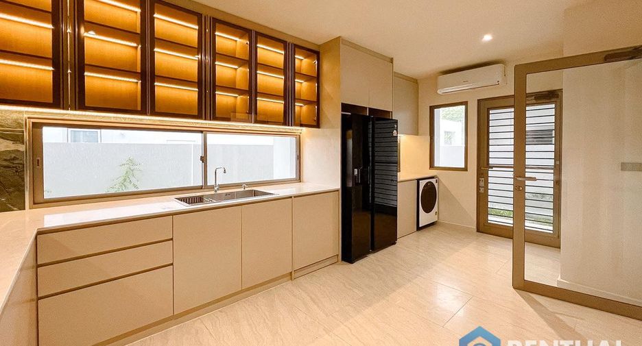 For sale 4 bedrooms house in Bang Lamung, Chonburi