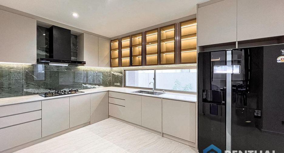 For sale 4 bedrooms house in Bang Lamung, Chonburi