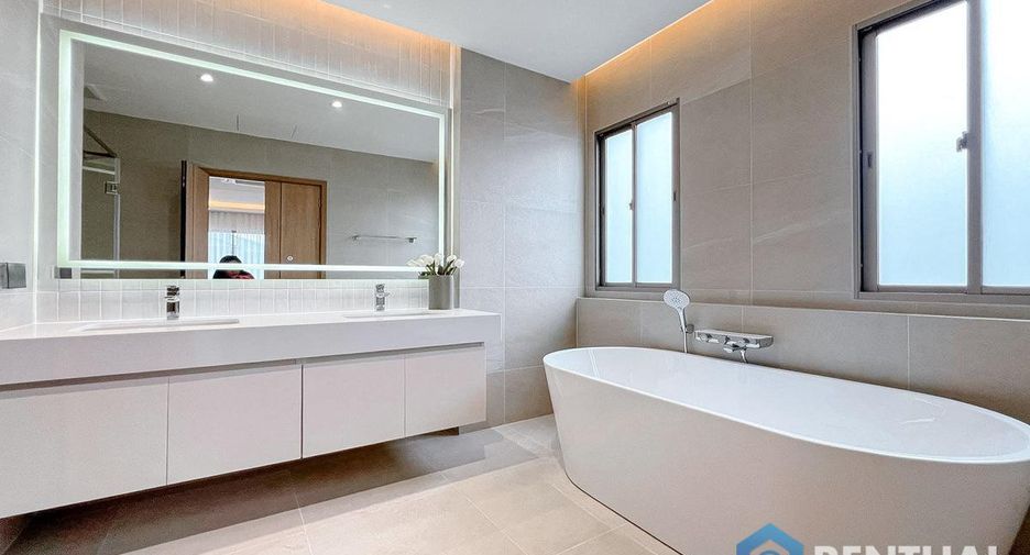 For sale 4 bedrooms house in Bang Lamung, Chonburi