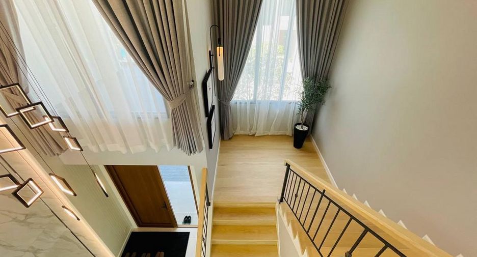 For sale 4 bedrooms house in East Pattaya, Pattaya