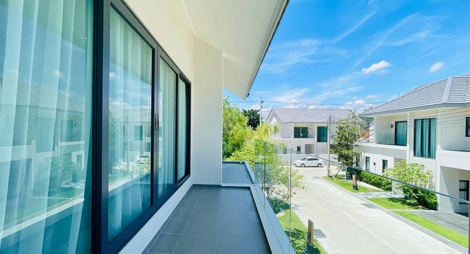 For sale 4 bedrooms house in East Pattaya, Pattaya