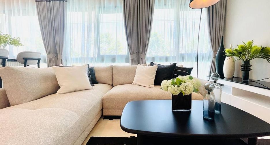 For sale 4 bedrooms house in East Pattaya, Pattaya