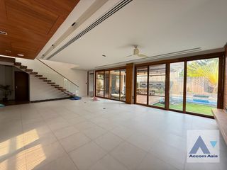 For rent そして for sale 5 Beds house in Watthana, Bangkok