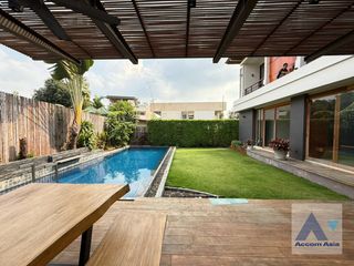 For rent そして for sale 5 Beds house in Watthana, Bangkok
