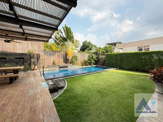 For rent そして for sale 5 Beds house in Watthana, Bangkok