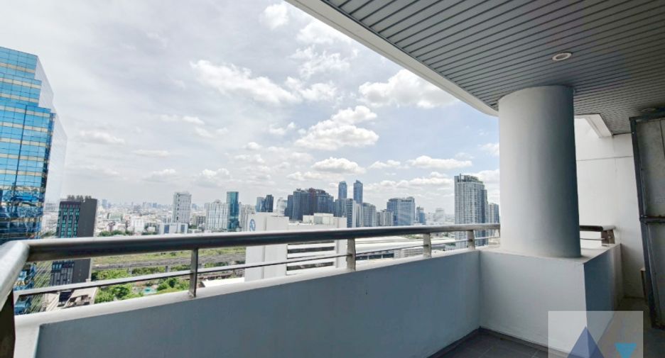 For rent and for sale 3 bed condo in Watthana, Bangkok