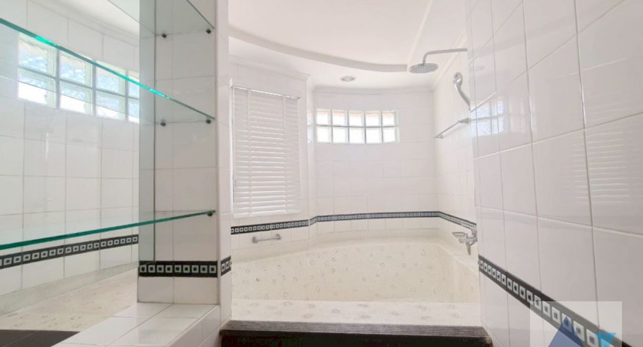 For rent and for sale 3 bed condo in Watthana, Bangkok