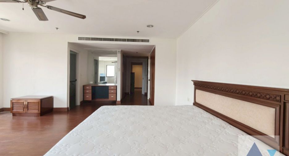 For rent and for sale 3 bed condo in Watthana, Bangkok