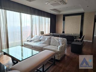 For rent 3 Beds condo in Khlong Toei, Bangkok
