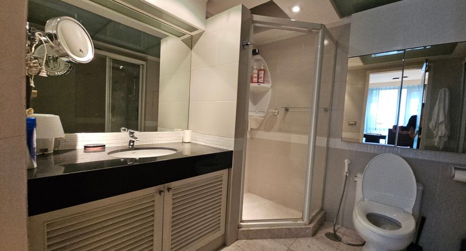 For sale 3 bedrooms condo in Pathum Wan, Bangkok