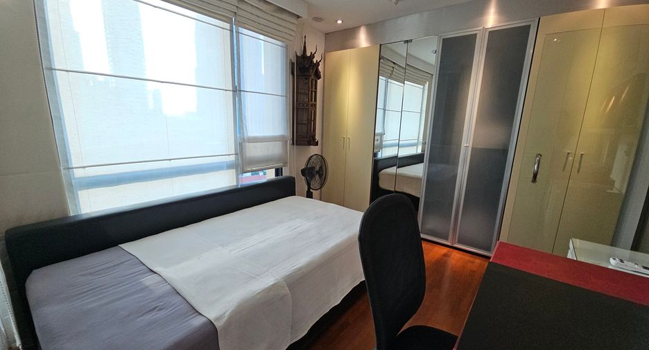 For sale 3 bedrooms condo in Pathum Wan, Bangkok