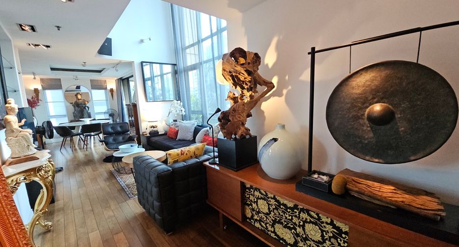 For sale 3 bedrooms condo in Pathum Wan, Bangkok
