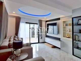 Casa en venta de 5 habitaciones en Bang Lamung, Chonburi