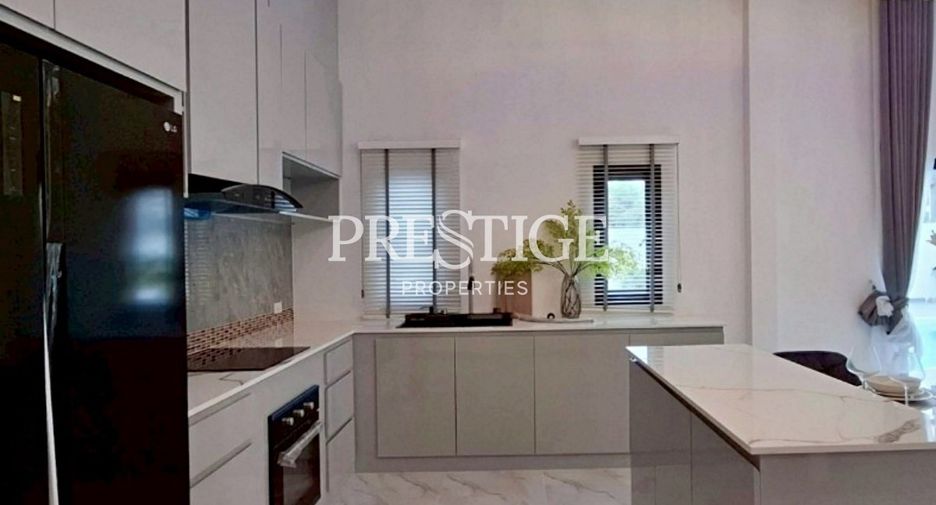 For sale 5 bedrooms house in Bang Lamung, Chonburi