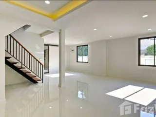For sale 3 Beds house in Phra Khanong, Bangkok