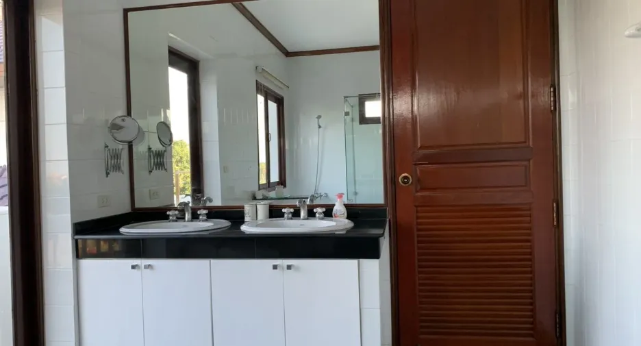 For rent 7 bed villa in Cha Am, Phetchaburi
