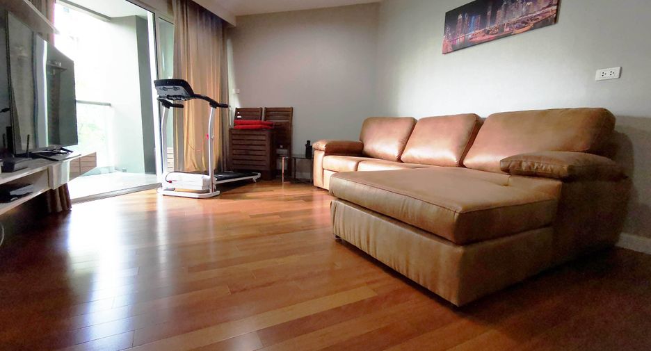For sale 2 bed condo in Huai Khwang, Bangkok