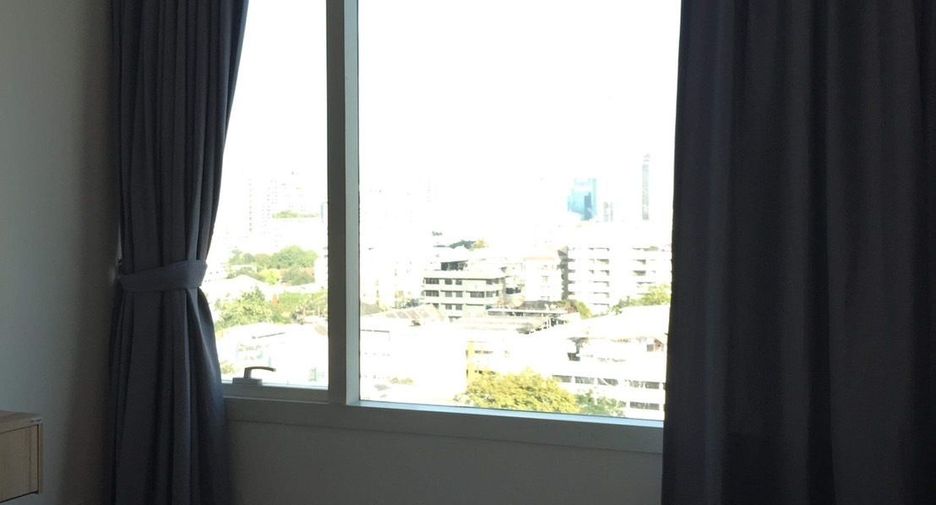 For sale 2 bed condo in Watthana, Bangkok
