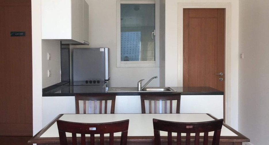 For sale 2 bed condo in Watthana, Bangkok