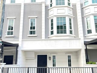 For sale 3 bed townhouse in Bang Kapi, Bangkok